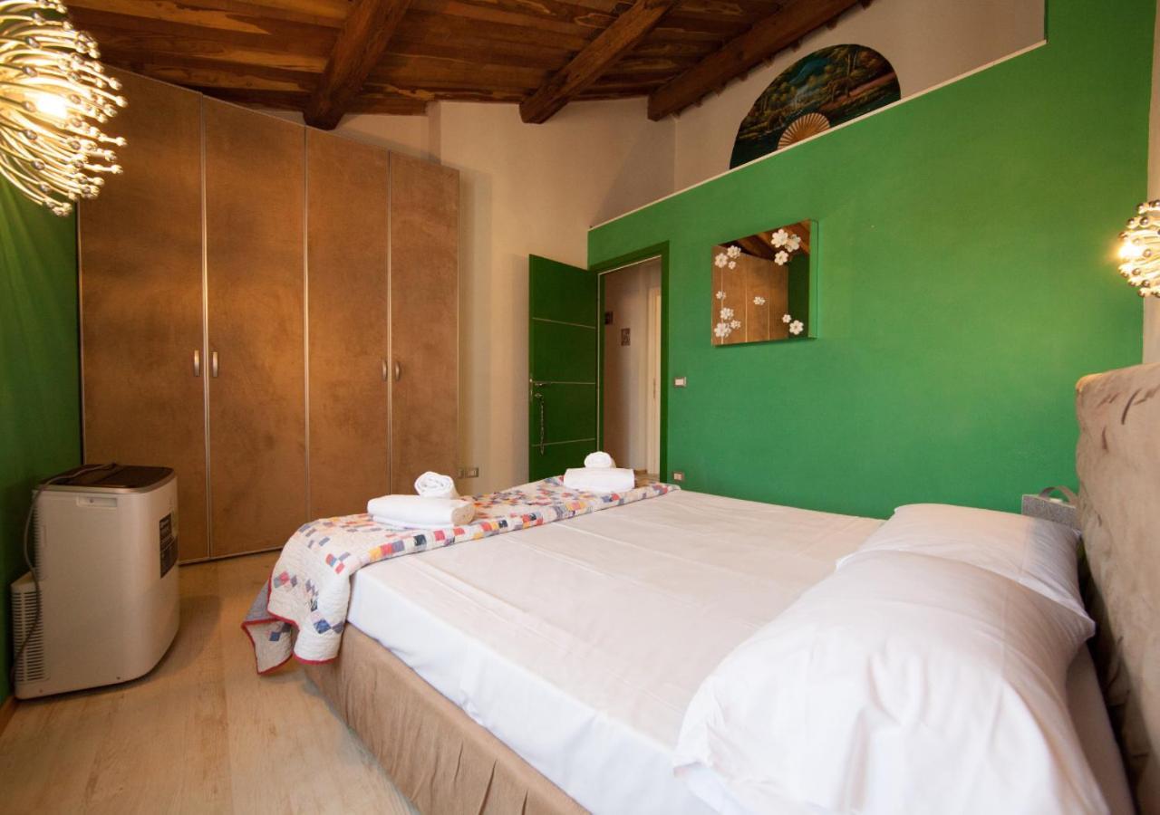Pollock Attic In Historic City Center Apartment Lucca Exterior foto