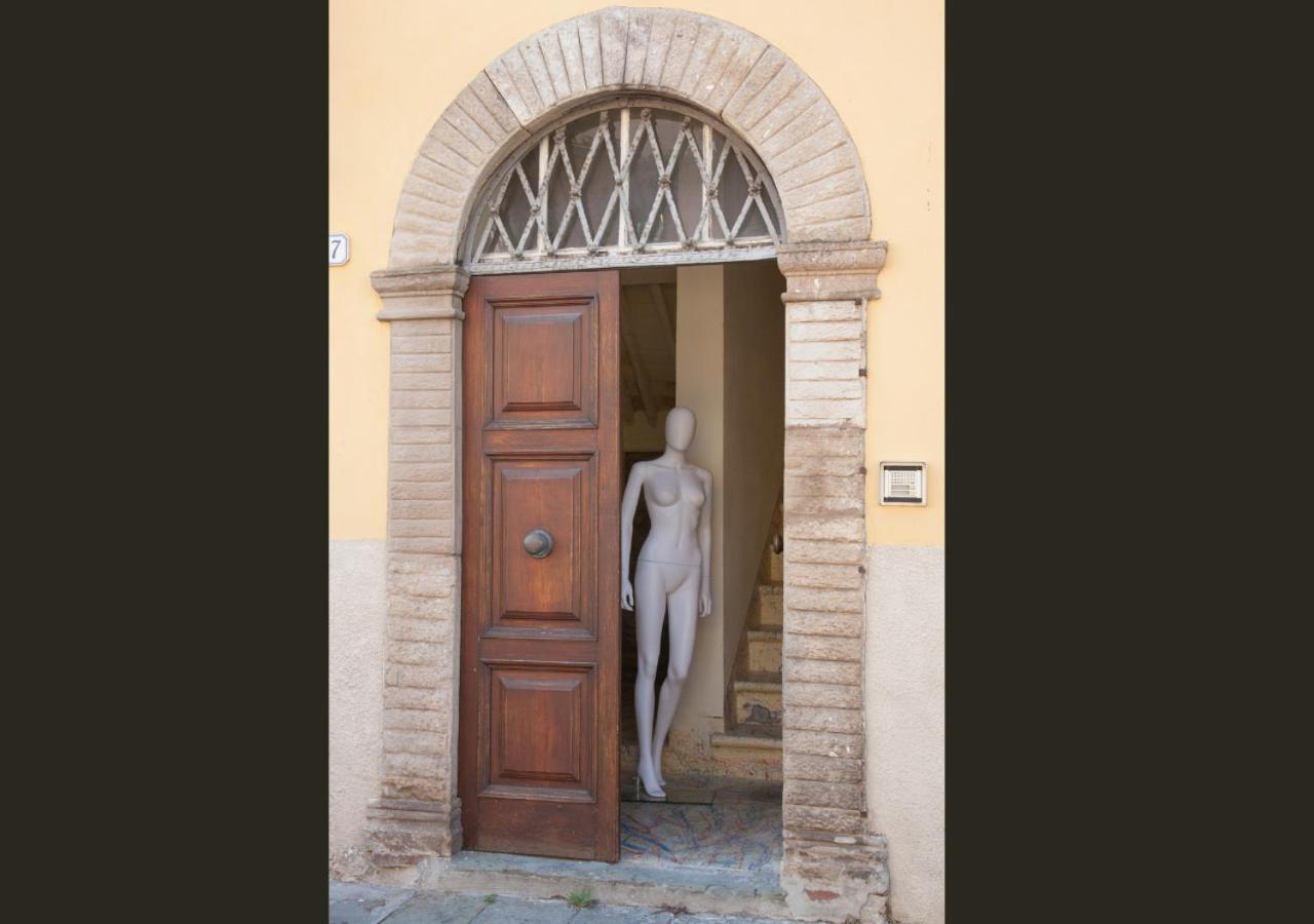 Pollock Attic In Historic City Center Apartment Lucca Exterior foto