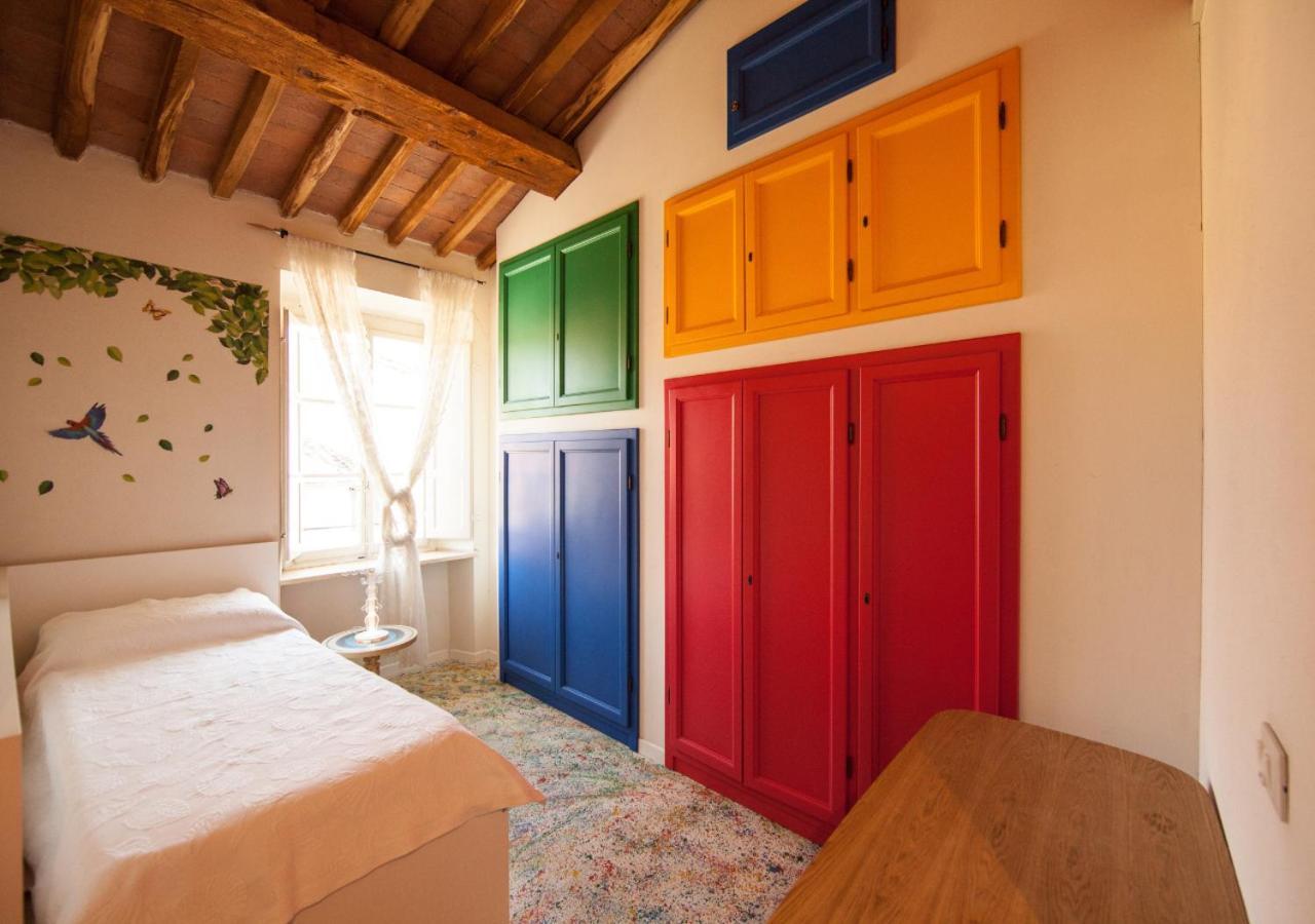 Pollock Attic In Historic City Center Apartment Lucca Exterior foto